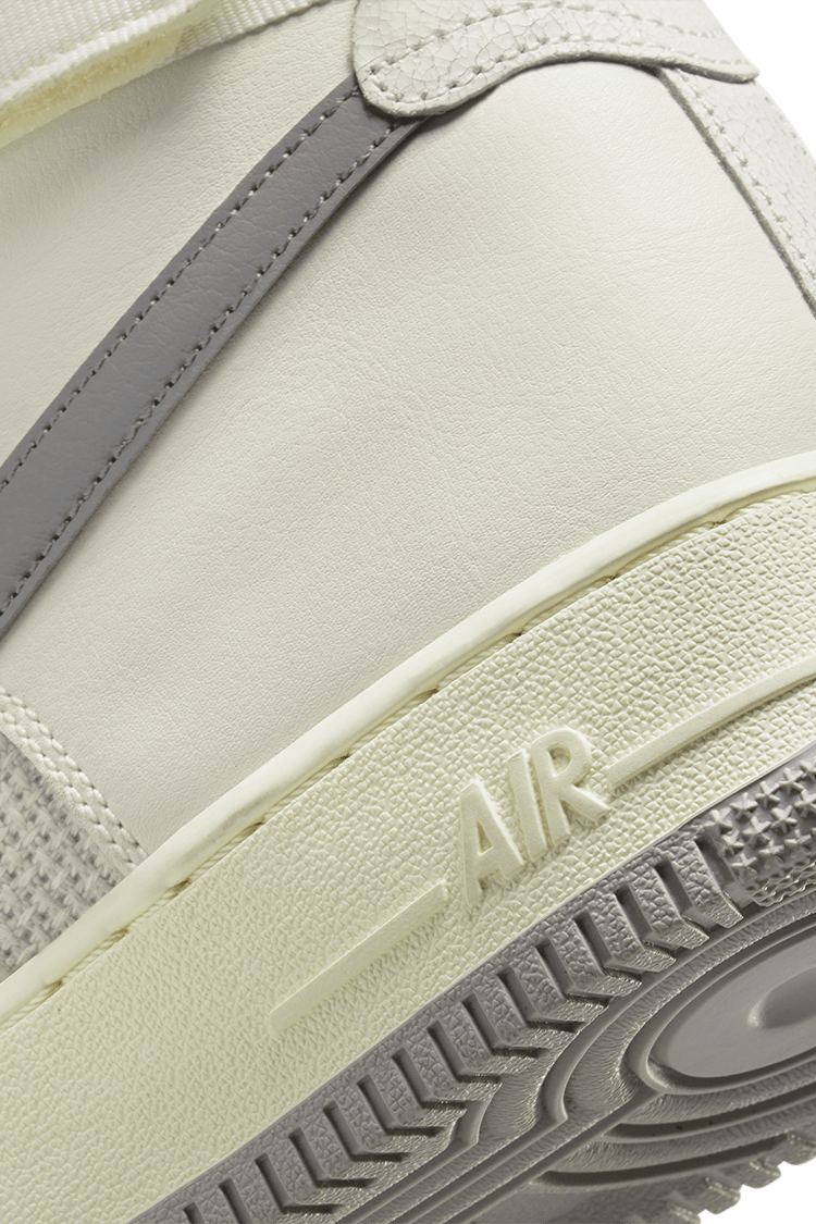 Air Force 1 High '07 LV8 'Sail and Medium Grey' (DM0209-100) Release Date