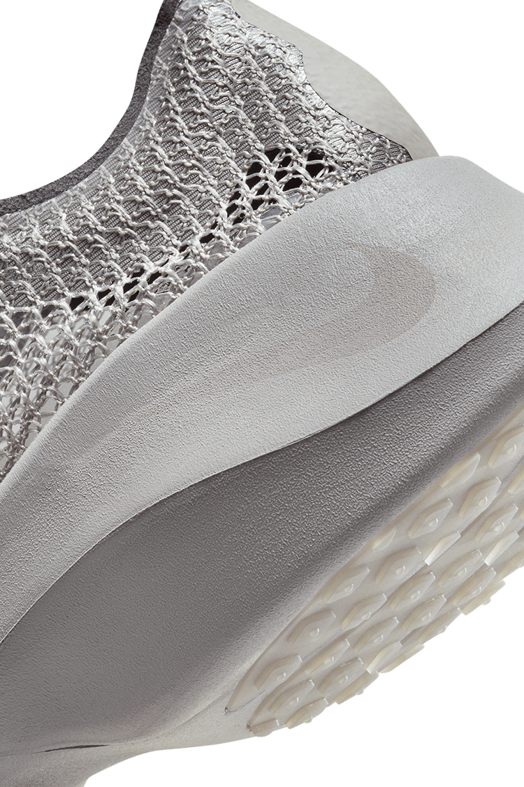 วันเปิดตัว Zoom 6 TRD Run x MMW "Enigma Stone" (DR5385-002)