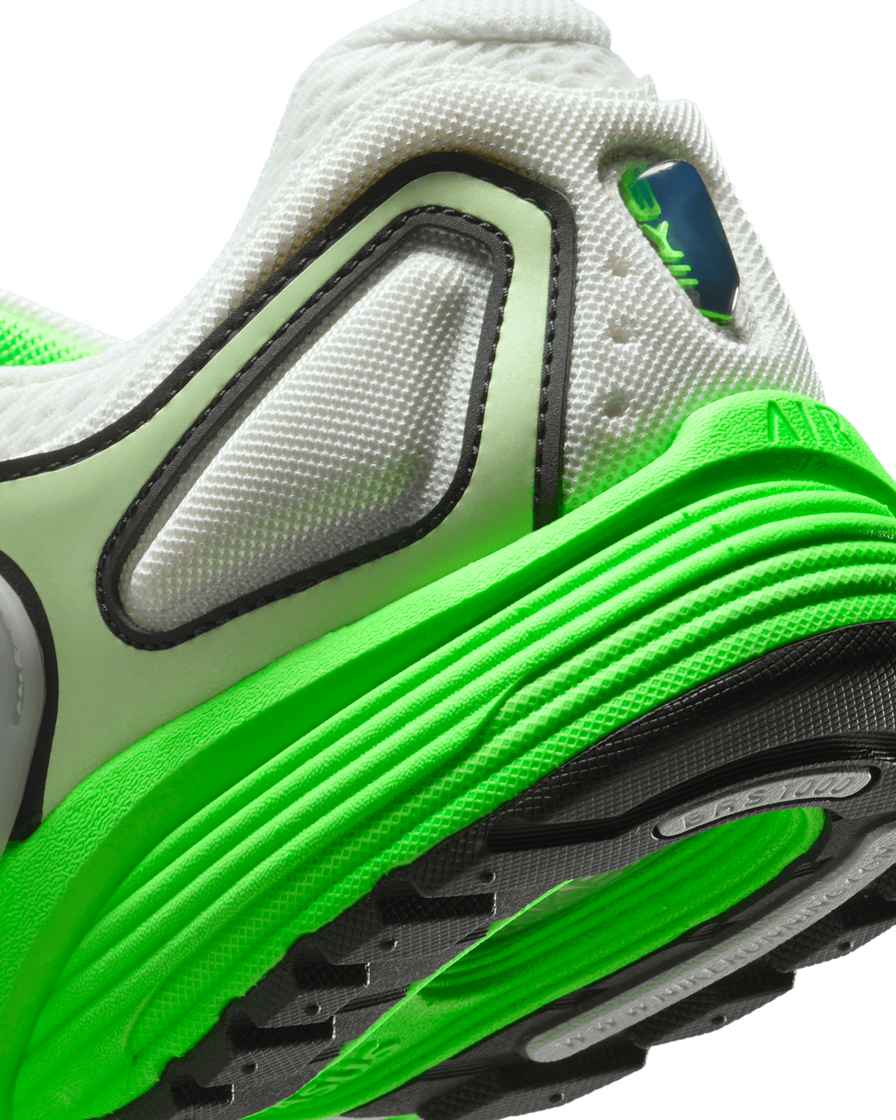 【NIKE公式】エア ペガサス ウェーブ 'Summit White and Barely Volt' (IB0612-103 / NIKE AIR PEGASUS WAVE)