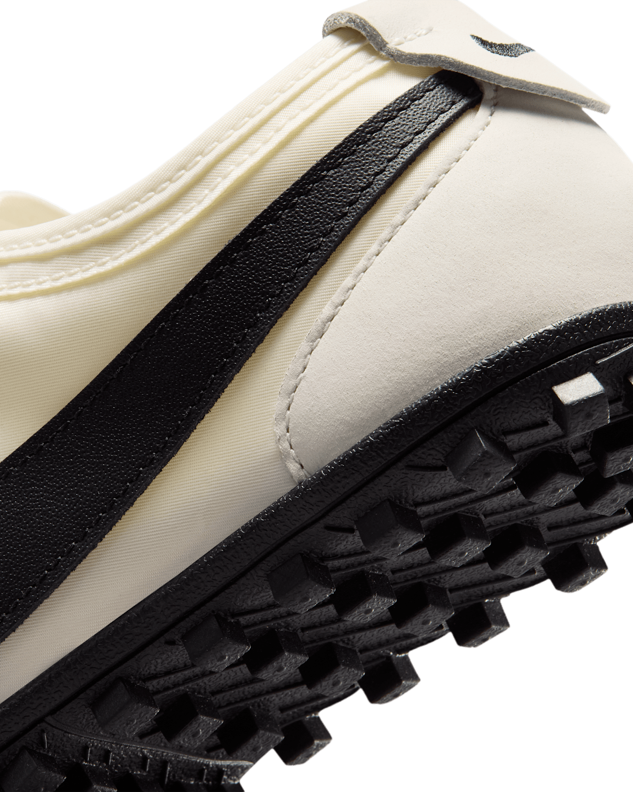 Moon Shoe "Soft Pearl and Black" para mulher (II0407-001) – Data de lançamento