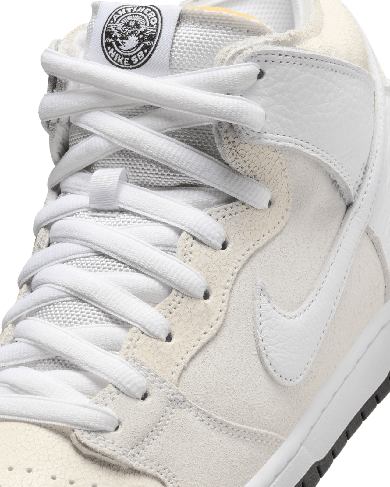 【NIKE公式】ナイキ SB ダンク HIGH x アンタイヒーロー 'Wolf Grey' (HM5837-100 / NIKE SB DUNK HIGH QS AH)