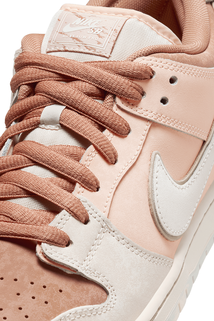 วันเปิดตัว Nike SB Dunk Low Pro "Crimson Tint and Amber Brown" (FV5926-200)