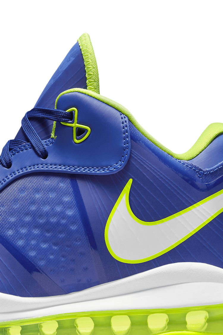 วันเปิดตัว LeBron 8 V/2 Low "Treasure Blue"