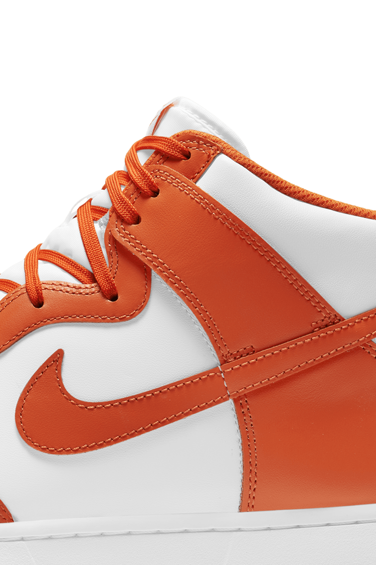 วันเปิดตัว Dunk High “Orange Blaze”