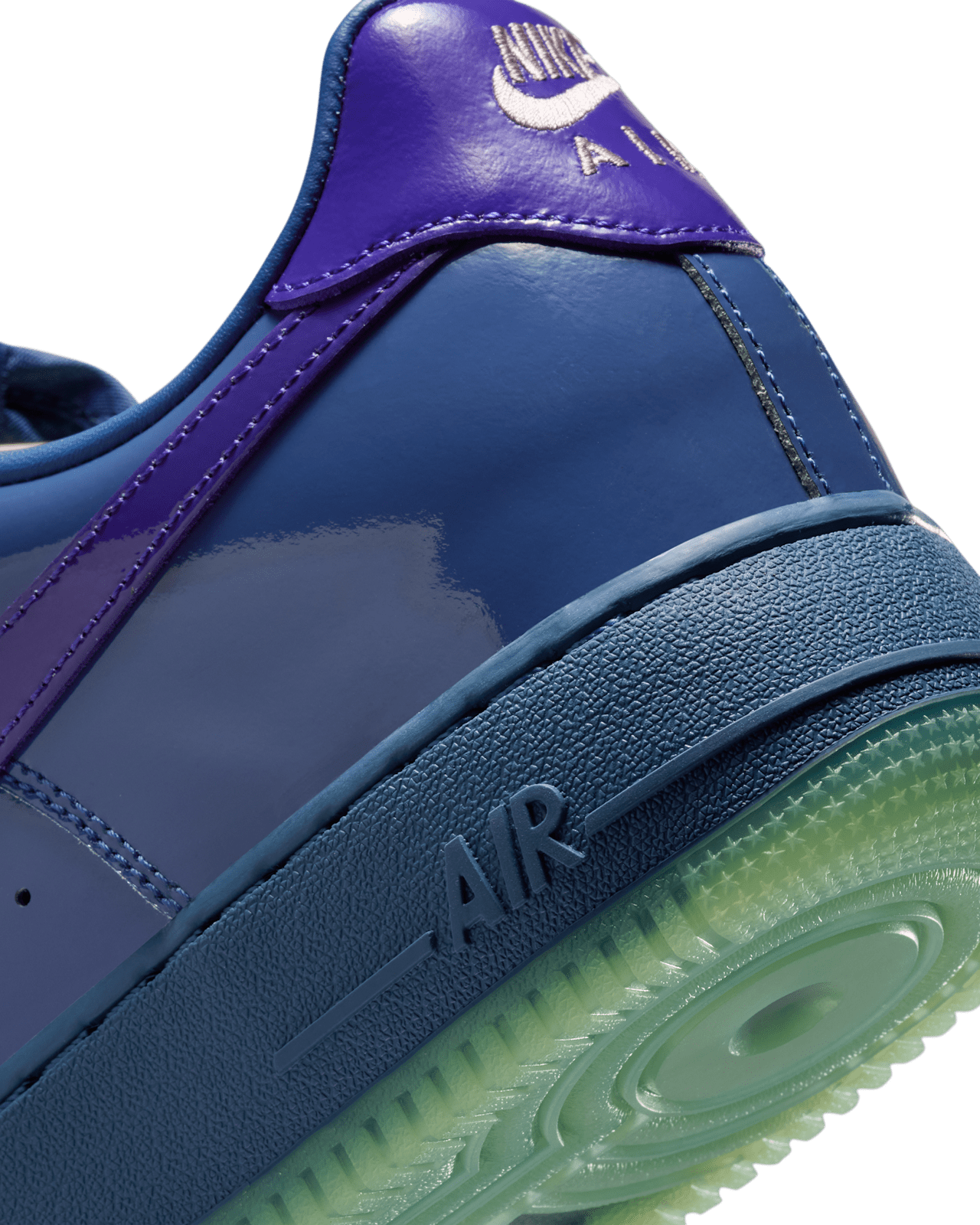 Date de sortie de la Air Force 1 Low « Mystic Navy and Grape Ice » (IO4489-400)