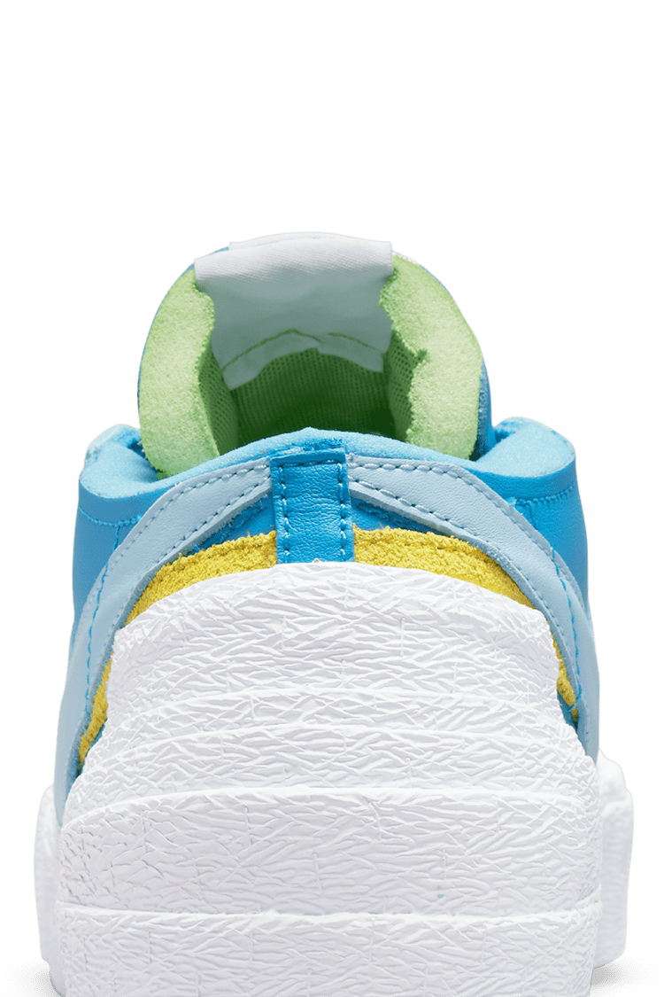 วันเปิดตัว sacai x KAWS Blazer Low “Neptune Blue” (DM7901-400)
