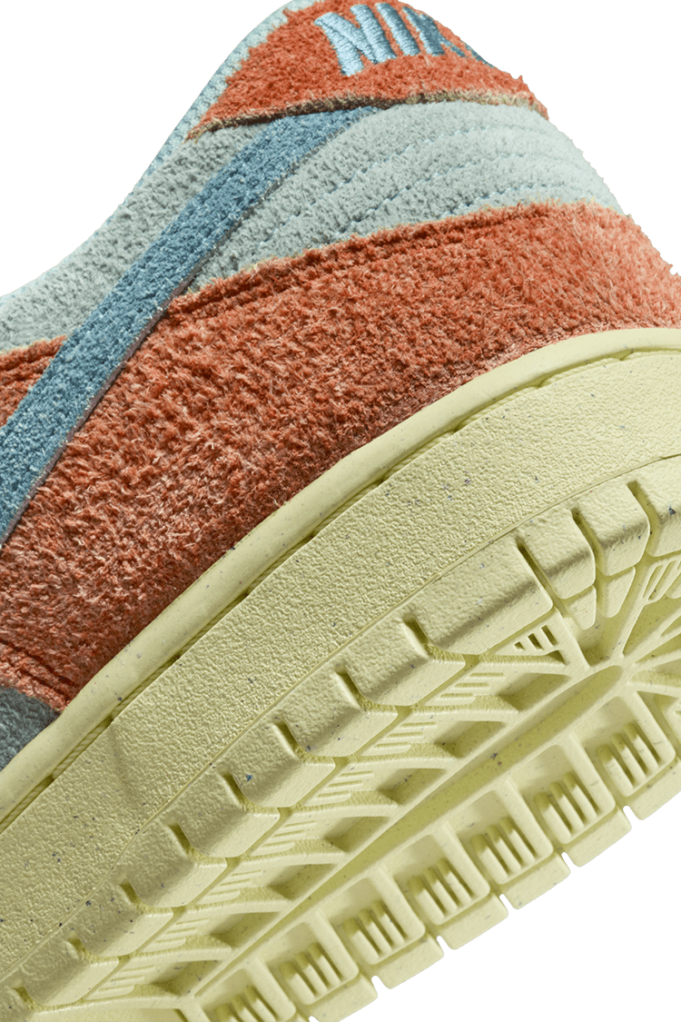 Nike SB Dunk Low 'Orange and Emerald Rise' (DV5429-800) Release Date 