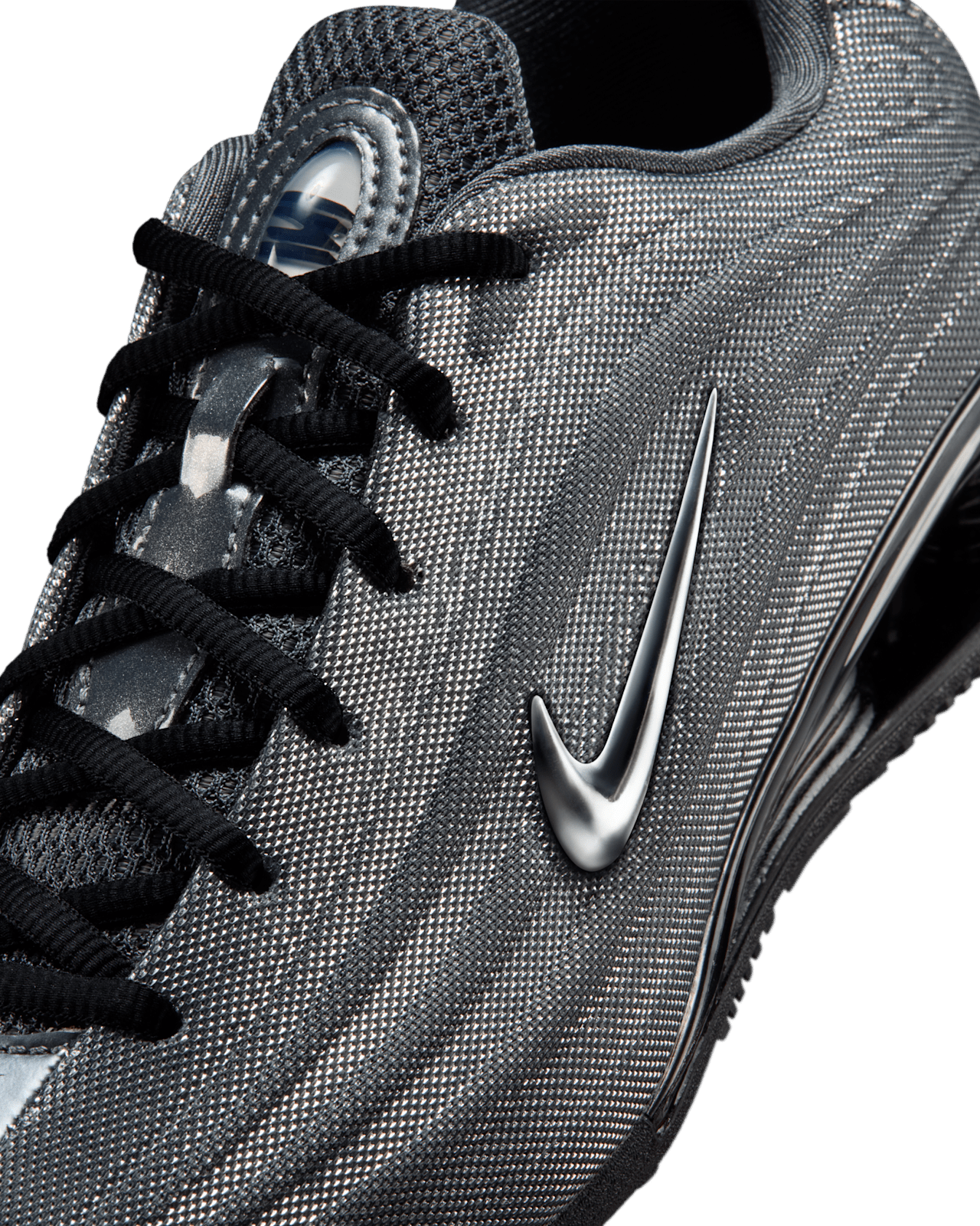 【NIKE公式】レディース ショックス Z x NAKED Copenhagen 'Metallic Hematite and Wolf Grey' (IO9319-001) 発売日