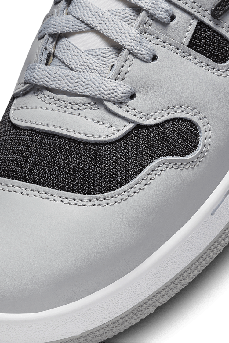 Releasedatum för Attack x Cactus Jack "Light Smoke Grey" (HF4198001). Nike SNKRS