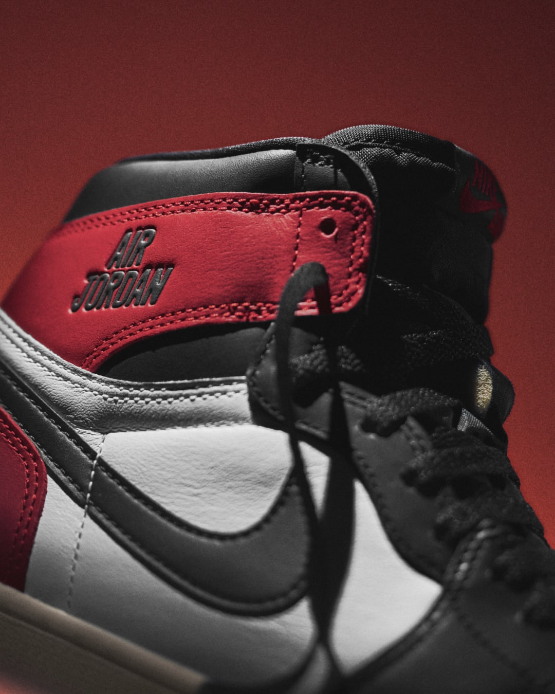 Ημερομηνία κυκλοφορίας του Air Jordan 1 High OG "Black Toe" (DZ5485-106)