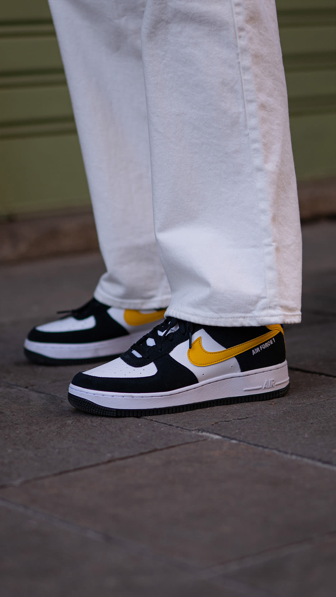 Street SNKRS: Milan (Version 2)