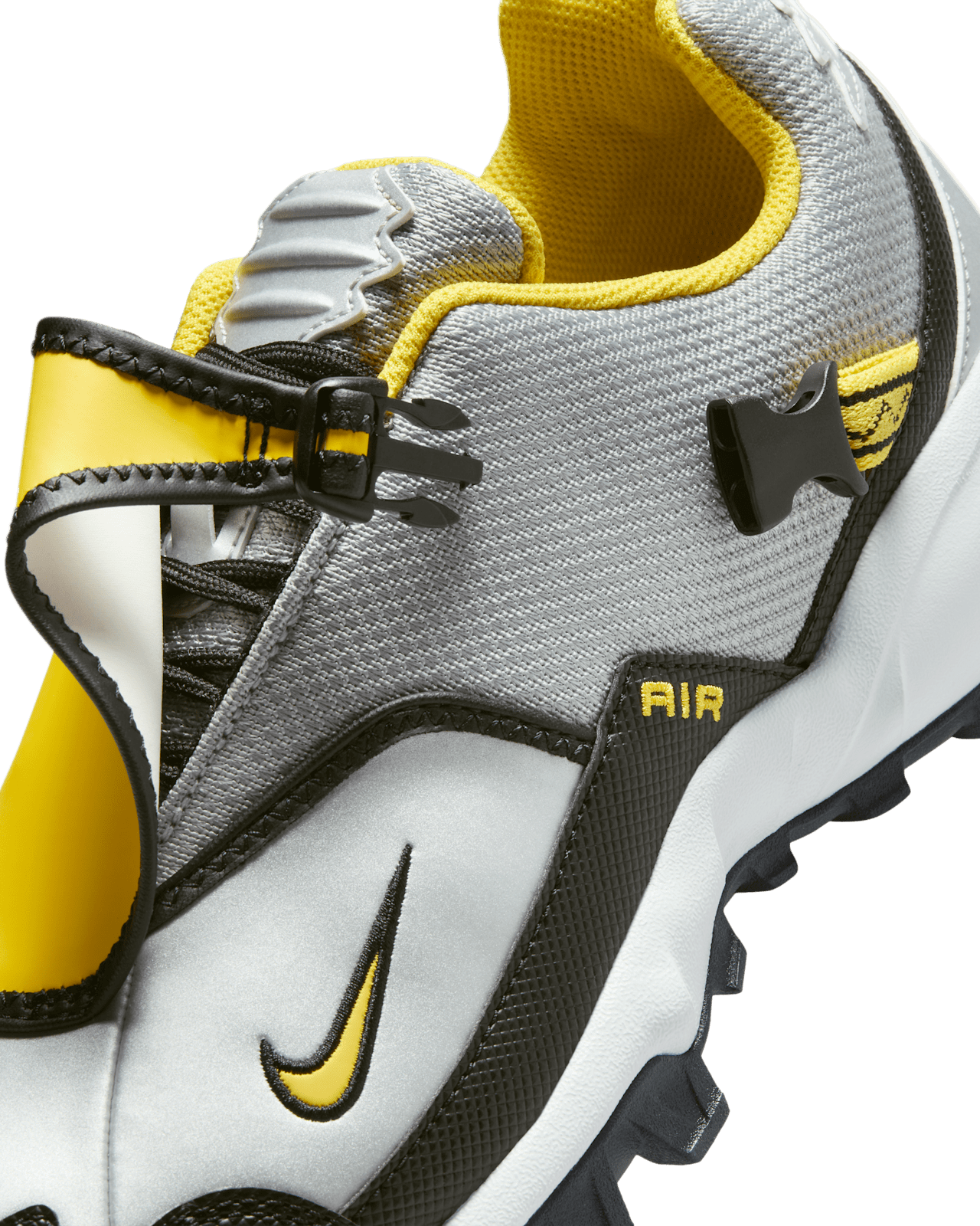 ACG 파사드 ‘Yellow Zest and Metallic Silver'(HM7133-001) 출시일