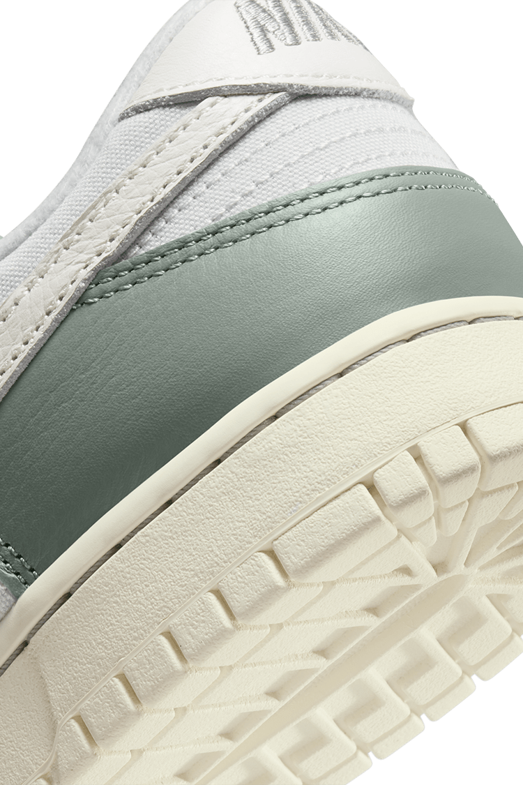 Dunk Low „Mica Green” (DV7212-300)