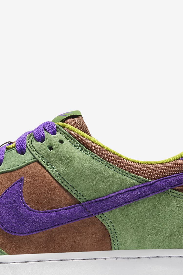 วันเปิดตัว Dunk Low “Veneer”