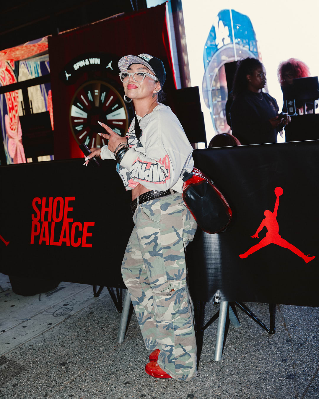 Street SNKRS: AJ4 "TORO BRAVO" X SHOE PALACE