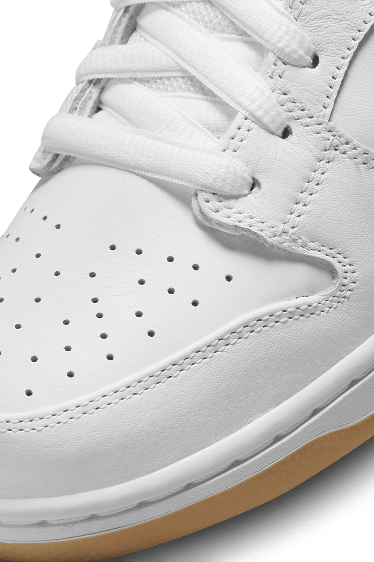 Data de llançament de les Nike SB Dunk Low "White and Gum Light Brown" (CD2563-101)