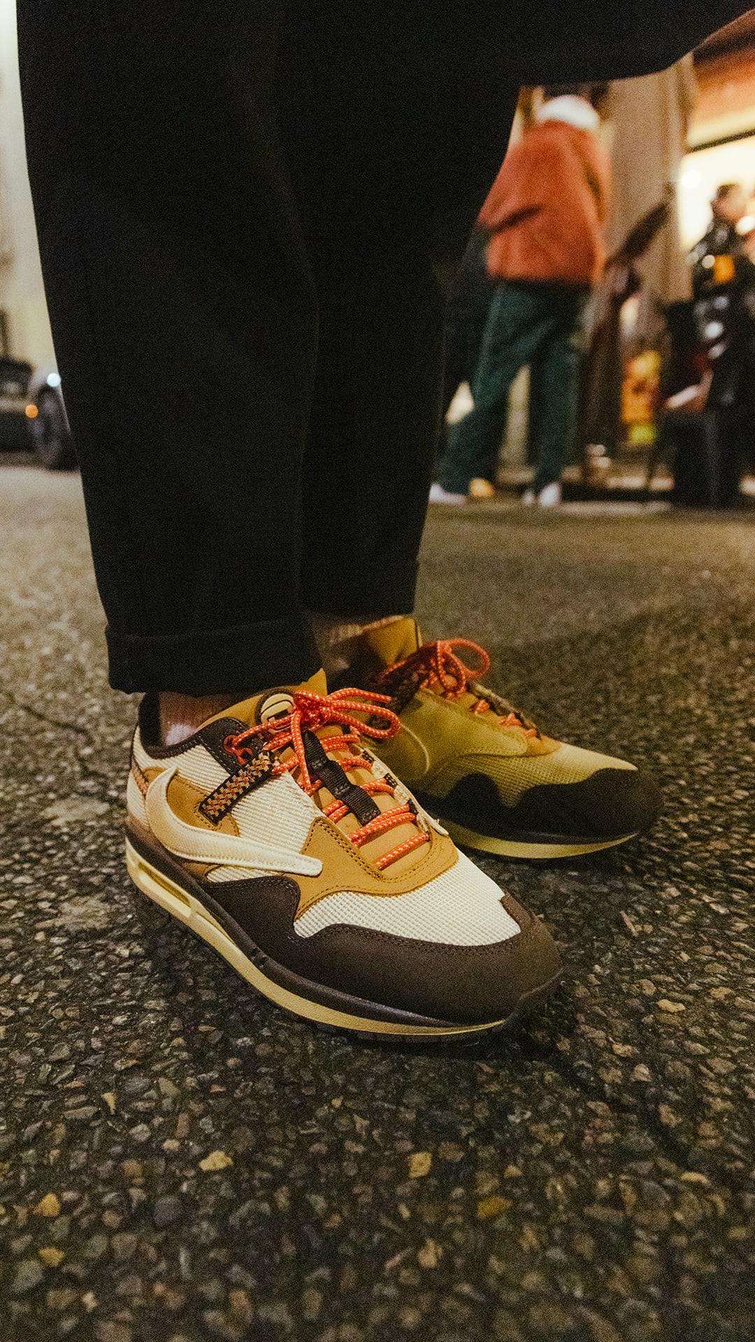 Street SNKRS : Chilli Spot By Sonny's & Crispy