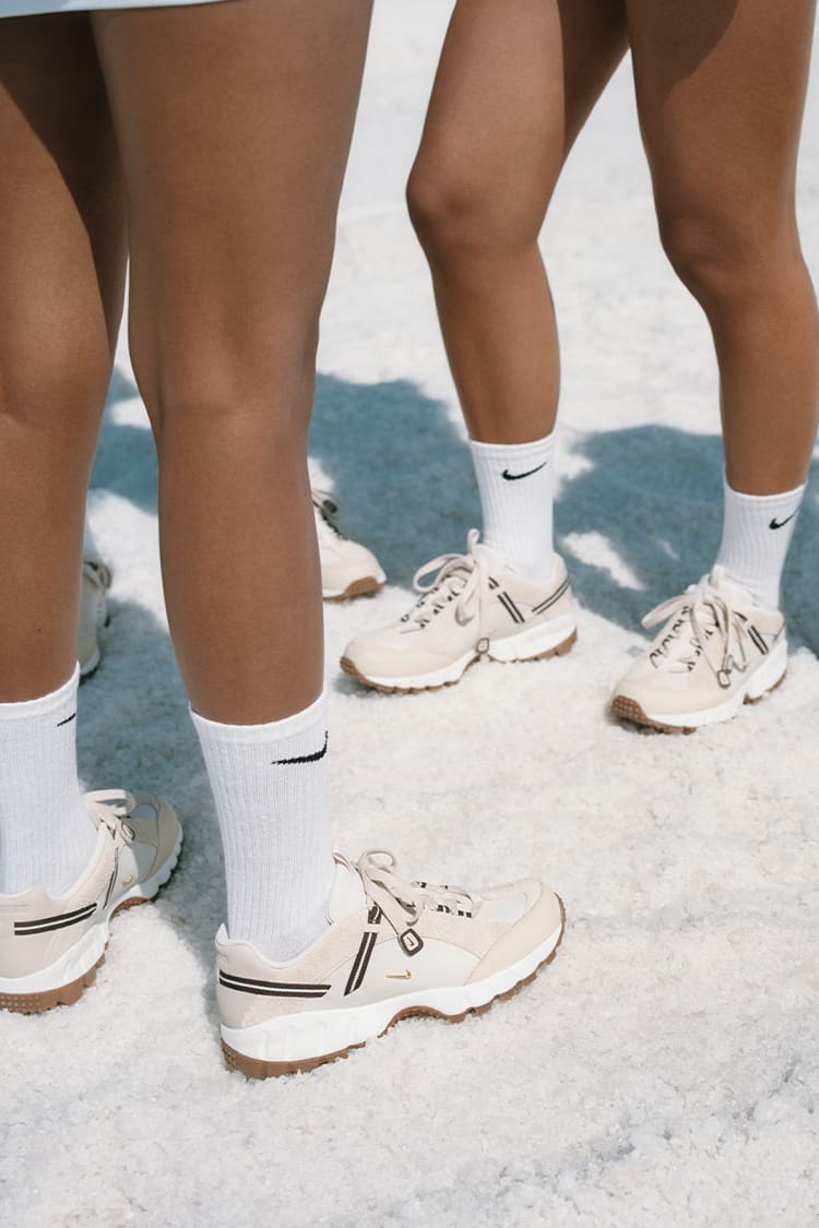 วันเปิดตัว Air Humara x Jacquemus "Light Bone and Gold" (DR0420-001)