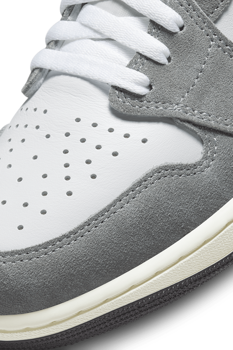 Air Jordan 1 'Black and Smoke Grey' (DZ5485-051) 發售日期 