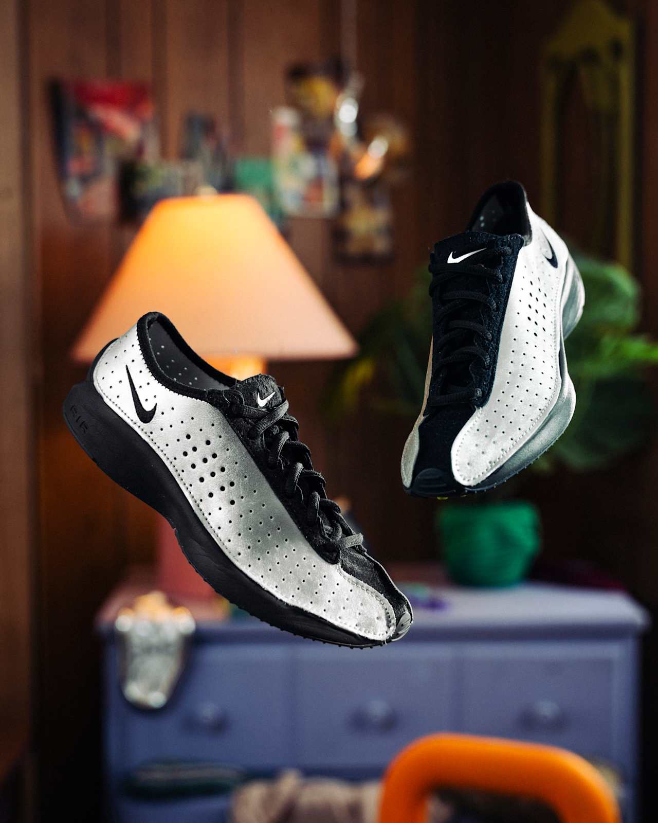 วันเปิดตัว Air Superfly "Metallic Silver and Black" ผู้หญิง (IB5824-001)