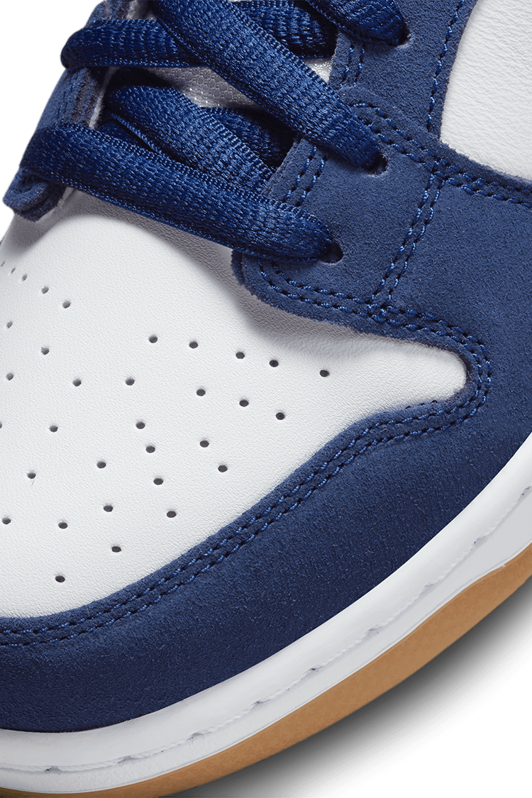 SB Dunk Low Premium 'Deep Royal Blue' (DO9395-400) Release Date