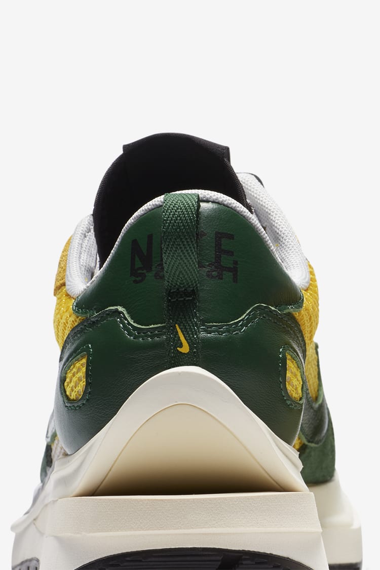 Nike x sacai VaporWaffle 'Tour Yellow & Gorge Green-Sail' 發售日期