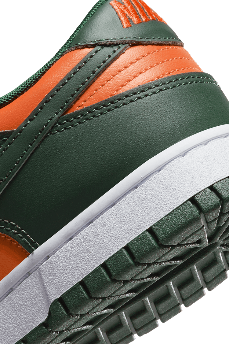 วันเปิดตัว Dunk Low "Gorge Green and Total Orange" (DD1391-300)