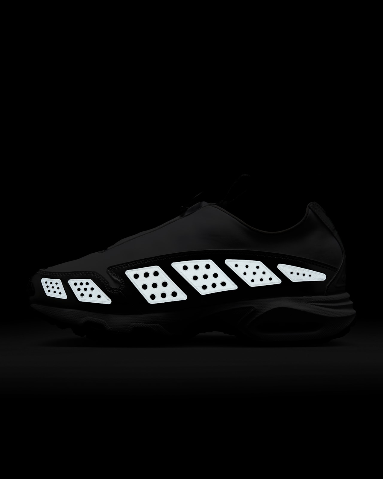 Air Max SNDR 'White and Metallic Silver' (HJ4130-100) release date