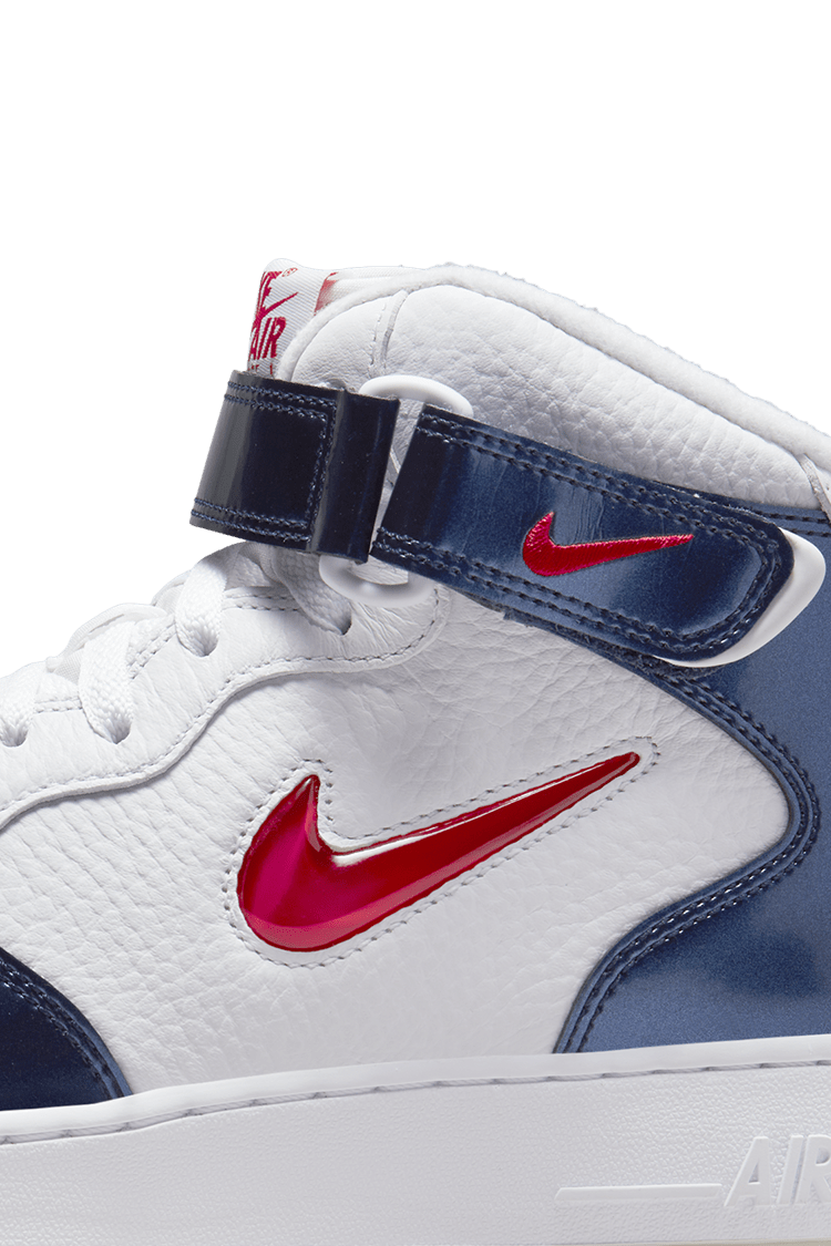 Fecha de lanzamiento del Air Force 1 Mid "University Red and Midnight Navy" (DH5623-101)
