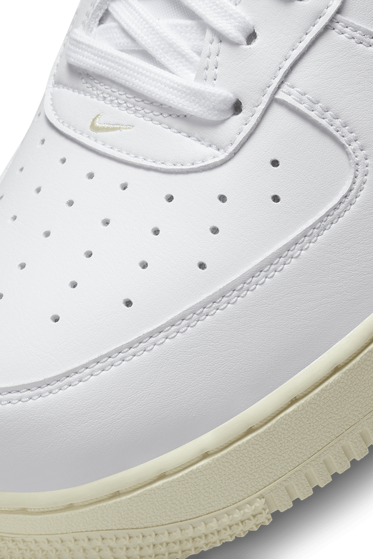 วันเปิดตัว Air Force 1 "Pale Vanilla" (DC8894-100)