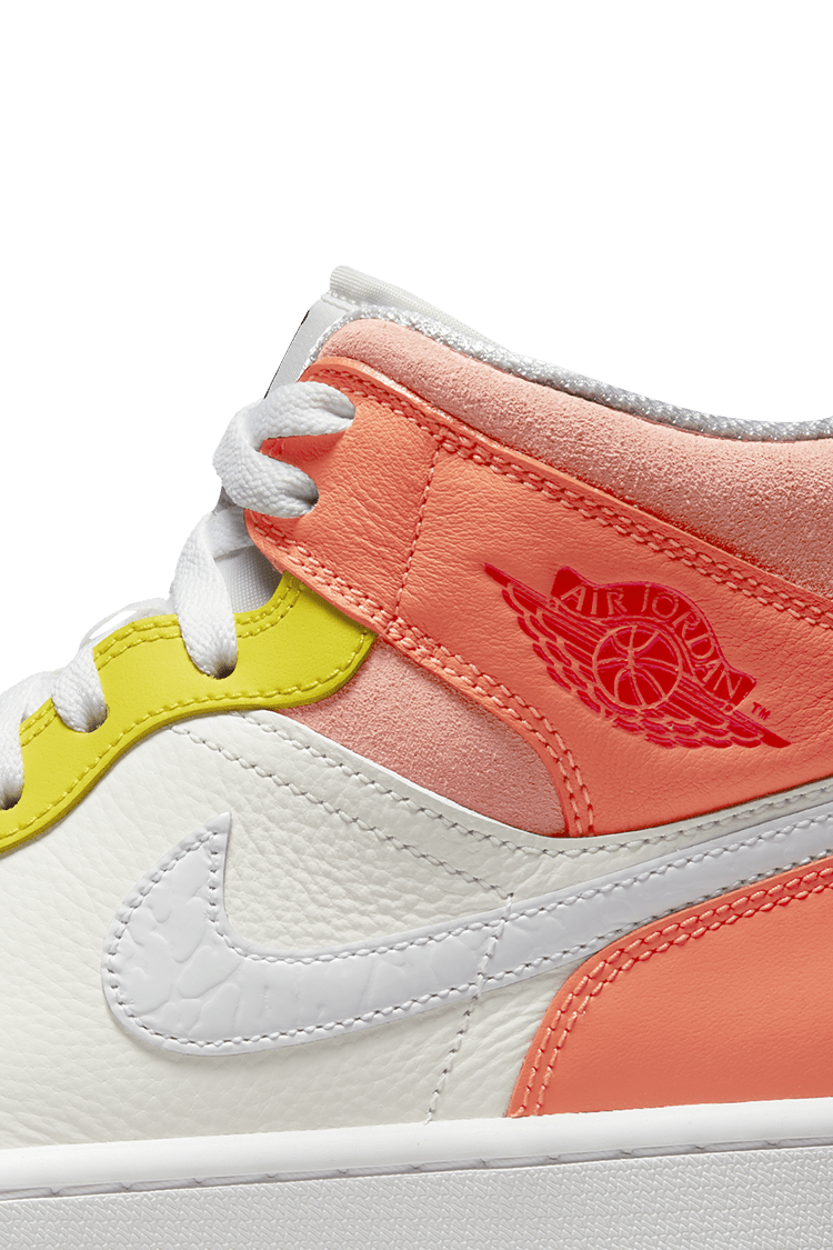 【NIKE公式】レディース エア ジョーダン 1 MID 'To My First Coach' (DJ6908-100 / WMNS AJ 1 MID)