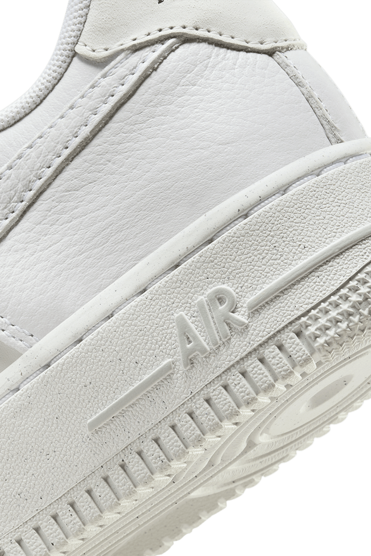 Fecha de lanzamiento del Air Force 1 '07 "White and Photon Dust" para mujer (DZ2708-102)