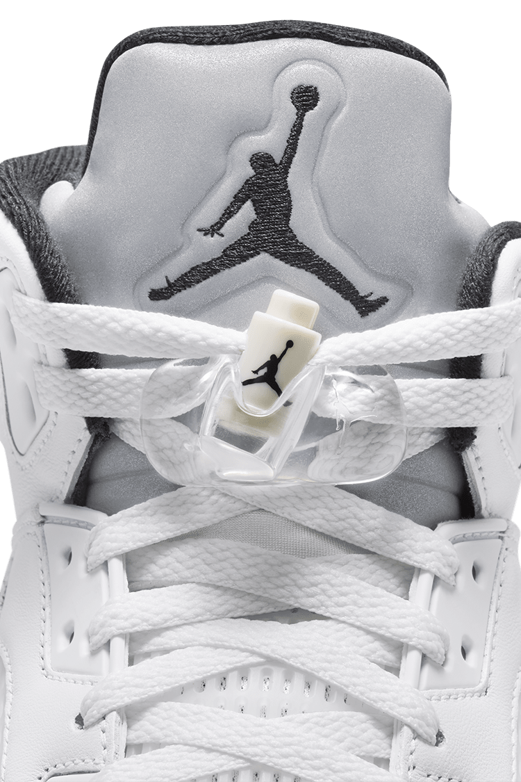 วันเปิดตัว Air Jordan 5 "White and Black" (DD0587-110)