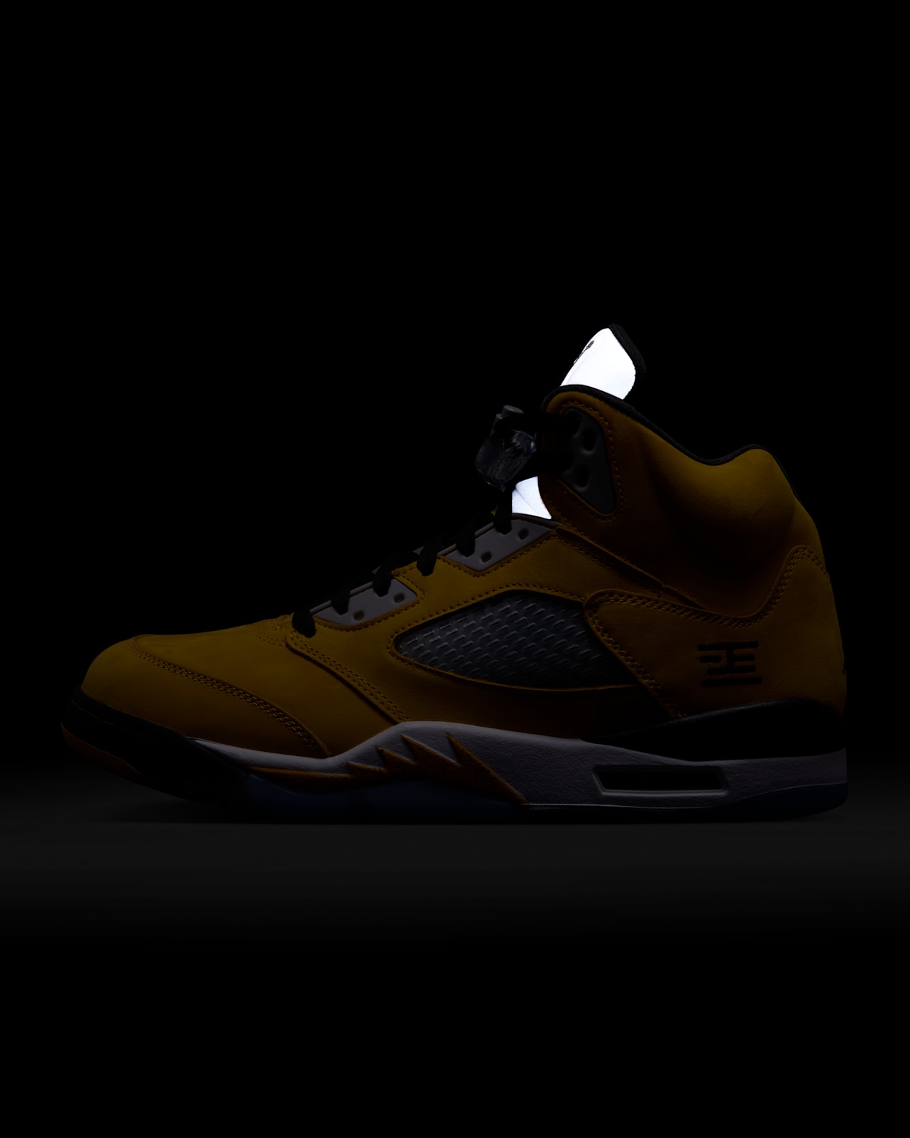 Air Jordan 5 'Varsity Maize and Wolf Grey' (IO3372-700) Release Date 