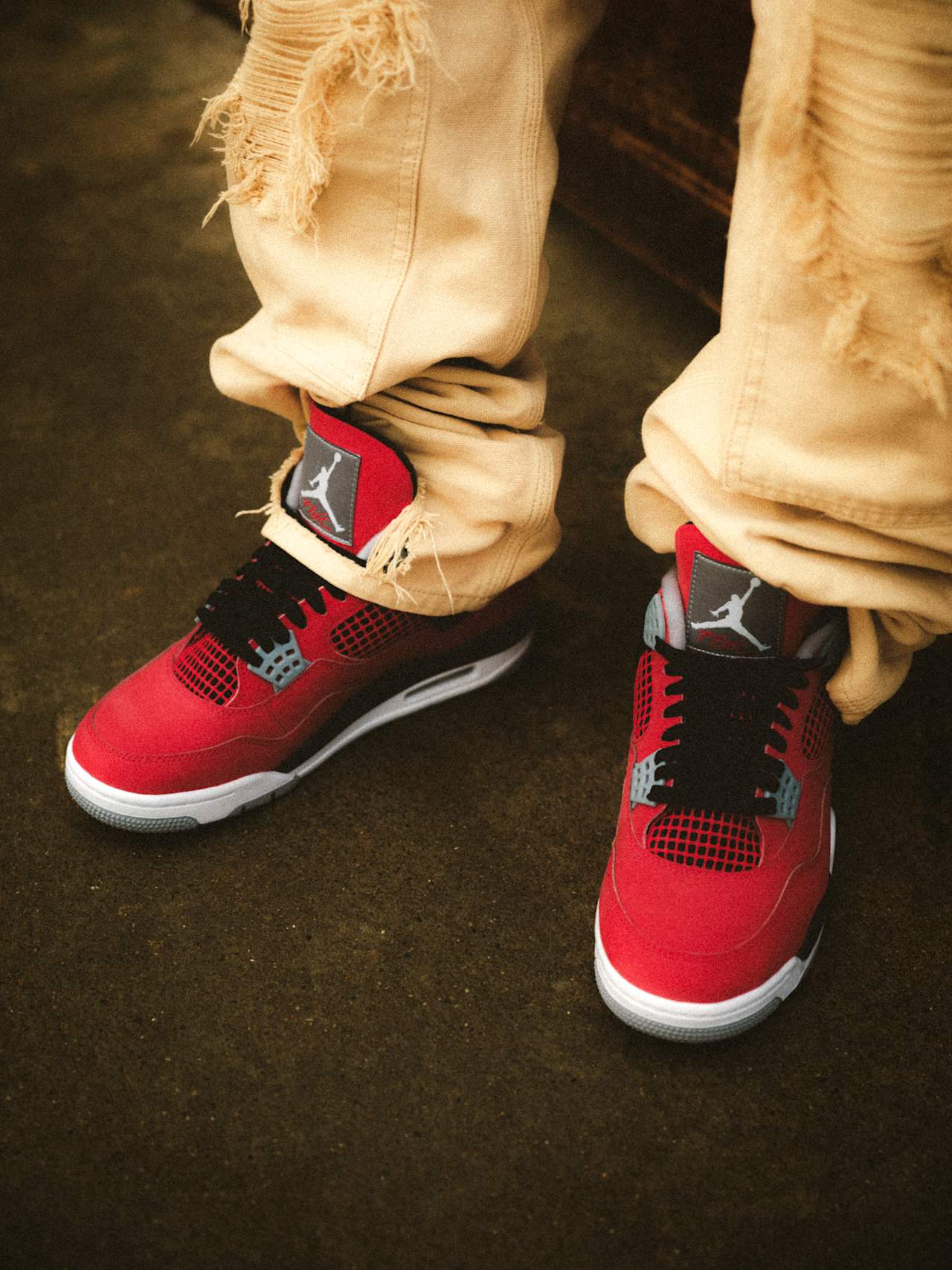 วันเปิดตัว Air Jordan 4 "Toro Bravo" 'Fire Red and Black' (FQ8138-600)