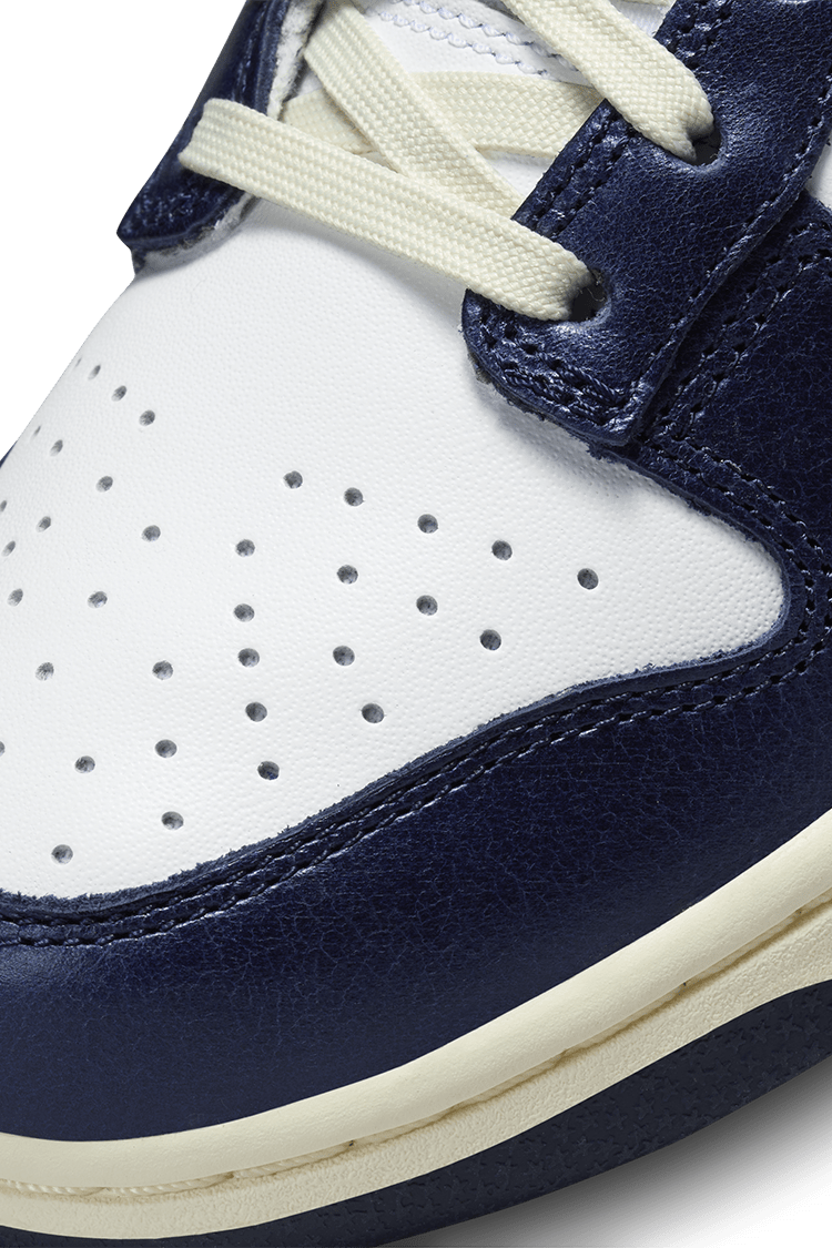 Fecha de lanzamiento del Dunk Low "Midnight Navy and White" (FN7197-100) 