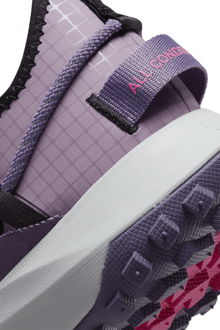 วันเปิดตัว ACG Mountain Fly Low "Canyon Purple" (DQ1979-500)