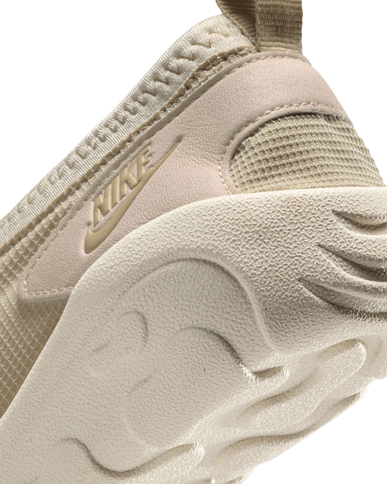 【NIKE公式】レディース アクア ターフ 'Desert Khaki and Light Orewood Brown' (FZ5628-100 / W NIKE AQUA TURF)