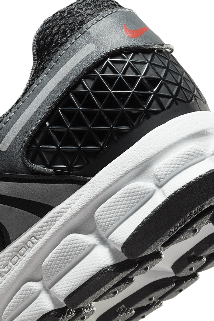 Fecha de lanzamiento del Zoom Vomero 5 "Black and Picante Red" (FB9149-001)