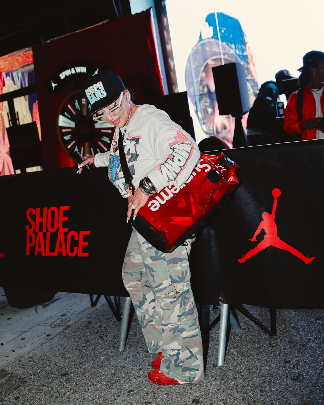 Street SNKRS: AJ4 "TORO BRAVO" X SHOE PALACE