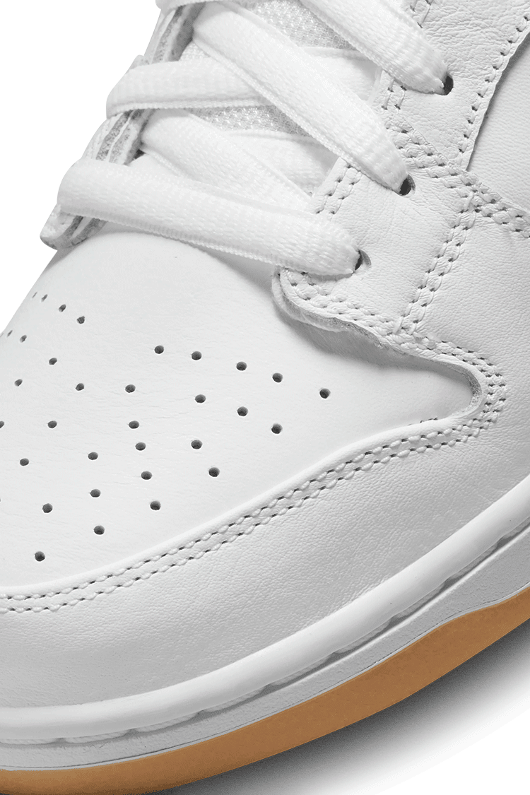 Nike SB Dunk Low 'White and Gum Light Brown' (CD2563-101) Release Date