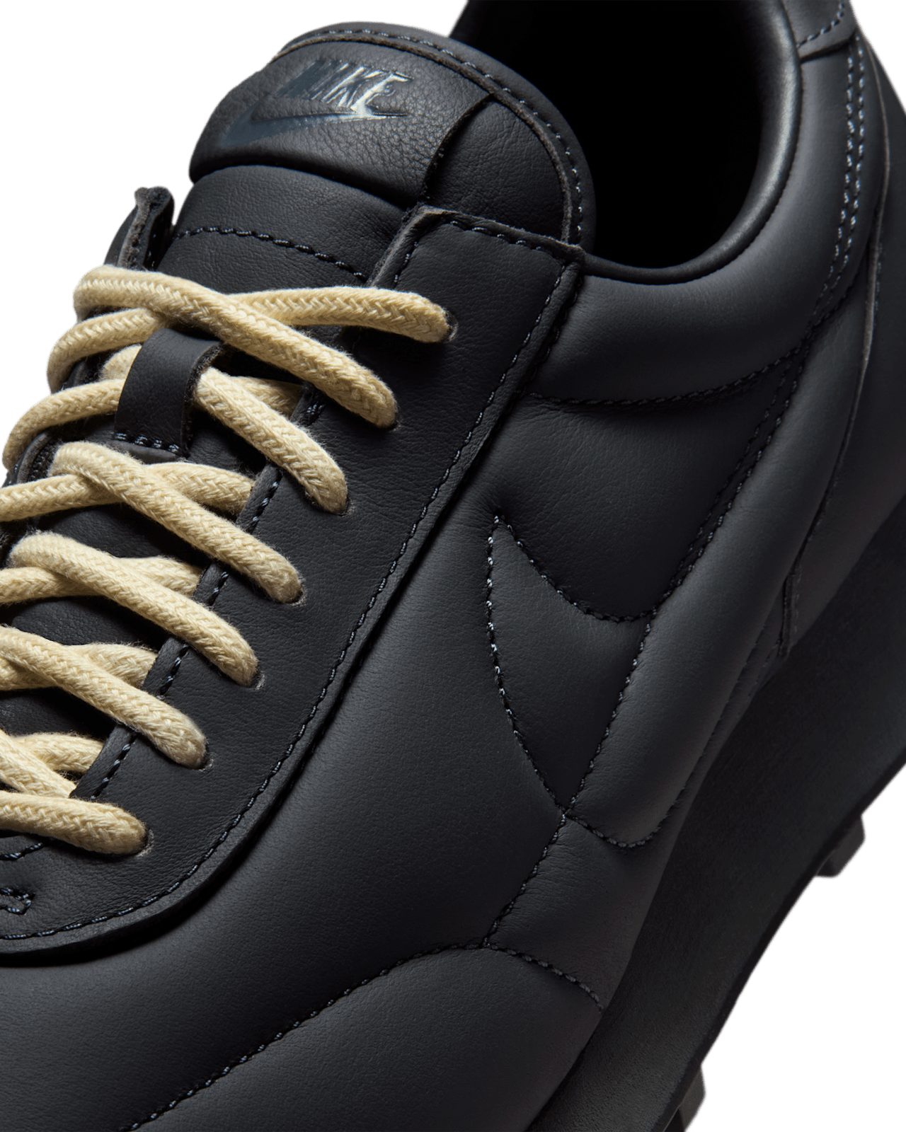Daybreak "Anthracite and Light Bone" (IO4865-200) – Data del lancio