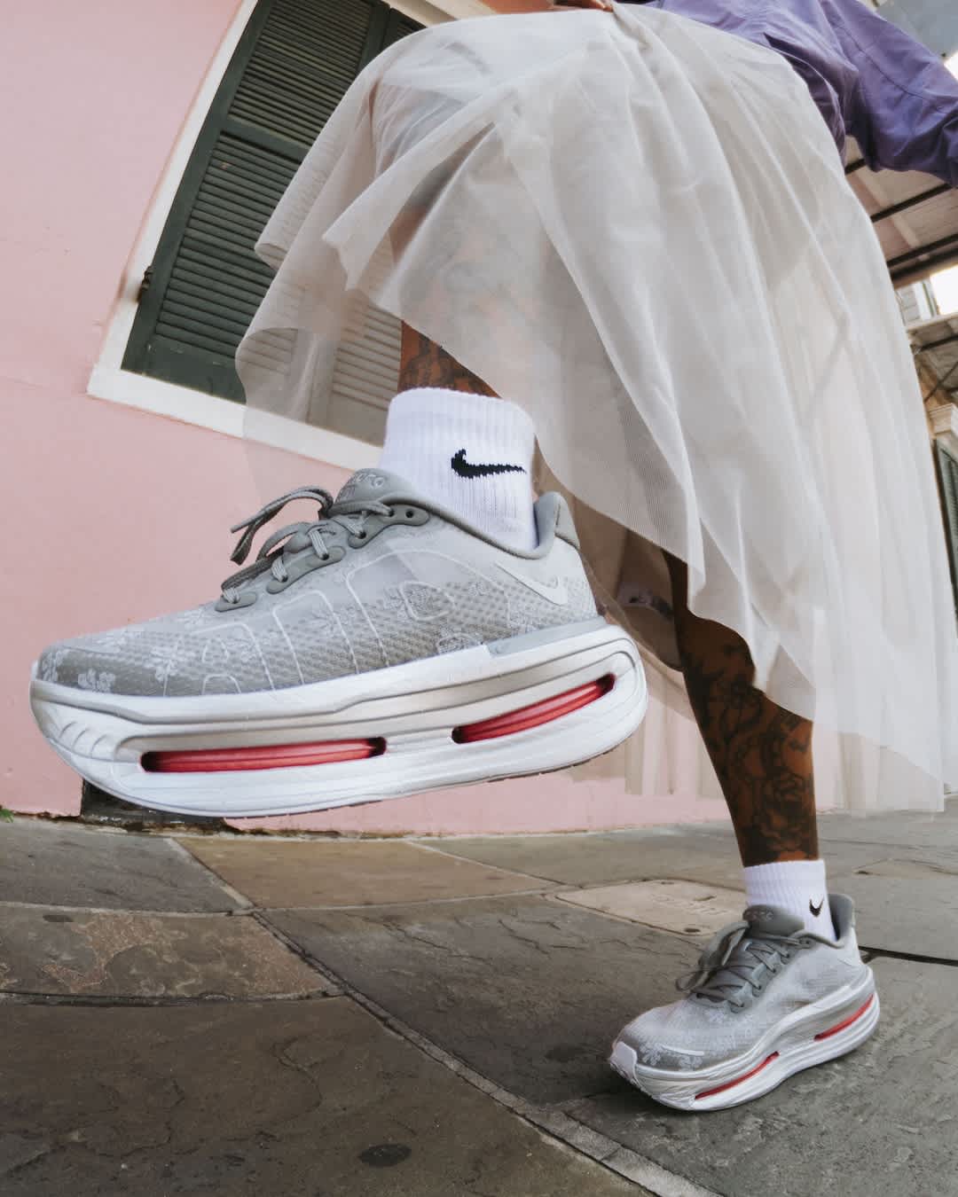 Women's Vomero 'Geyser Grey and Metallic Silver' (IQ0028-001) Release Date