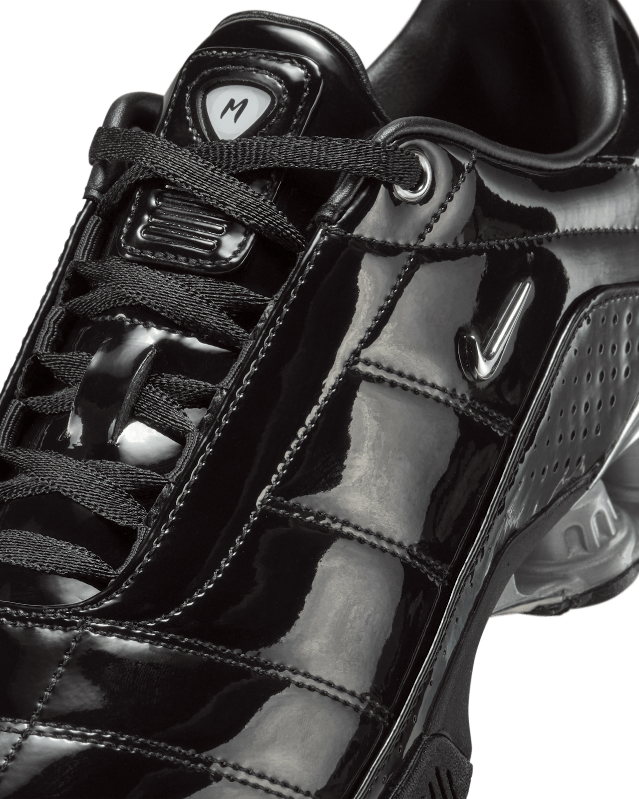 Fecha de lanzamiento de los Total 90 Shox Magia "Black and Metallic Silver" para mujer (IM9326-001)