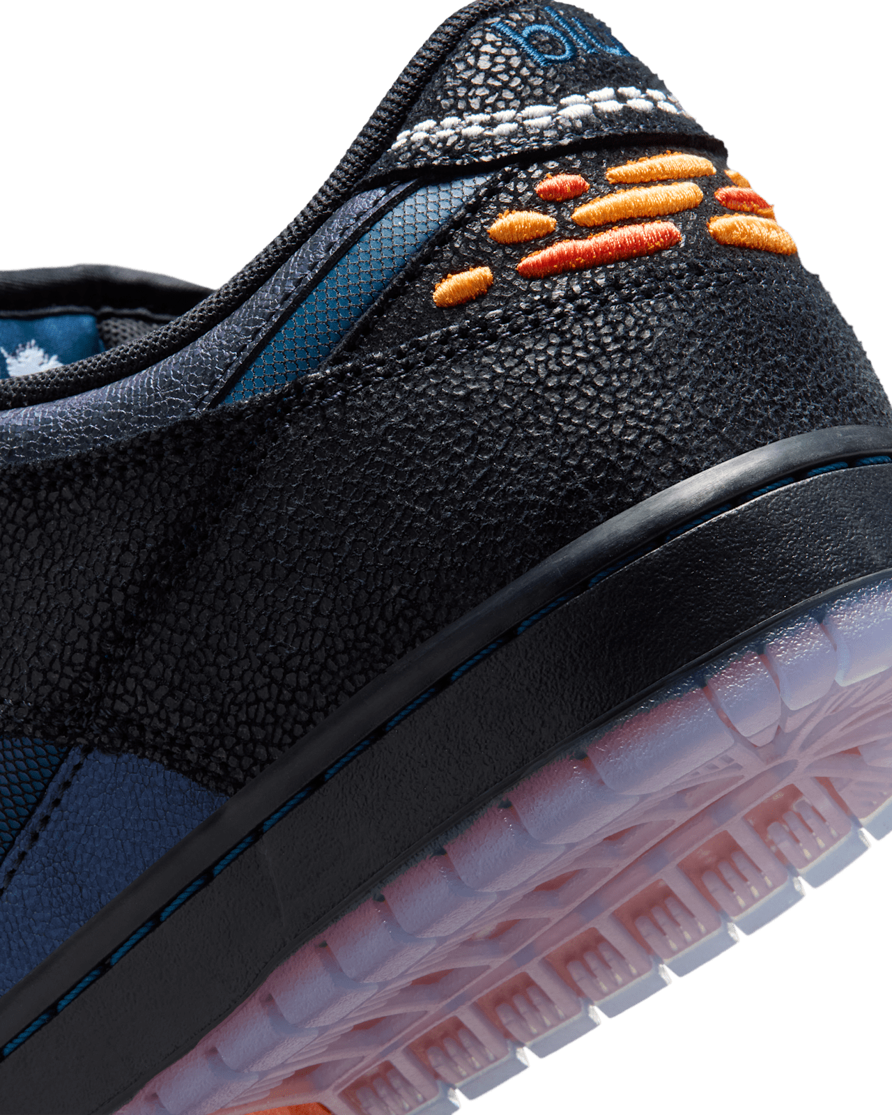Data de llançament de les Nike SB Dunk Low x Bluetile "Pitch Blue and Black" (IQ1323-001)