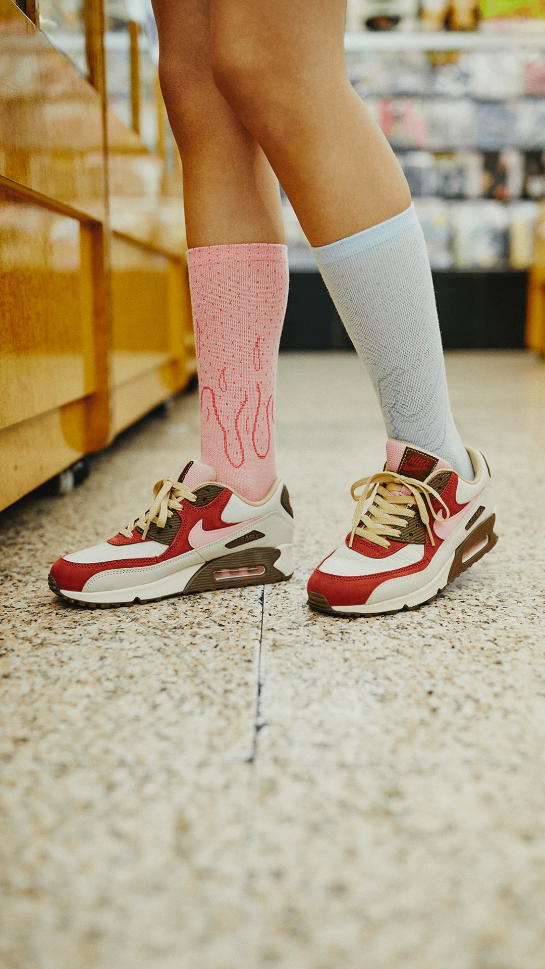 【NIKE公式】JP SNKRS STYLE: AM 90 'Bacon'