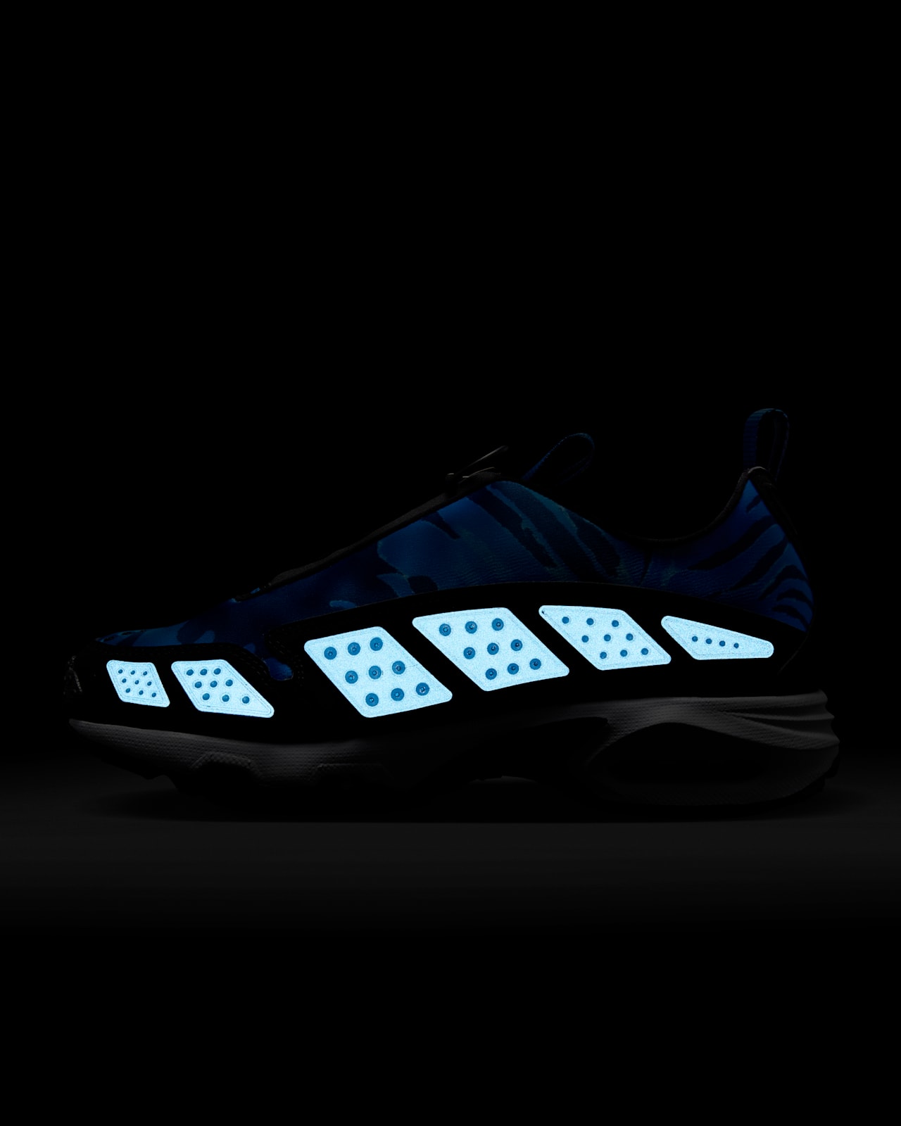 Air Max SNDR 'Black and Photo Blue' (IB6863-400) Release Date