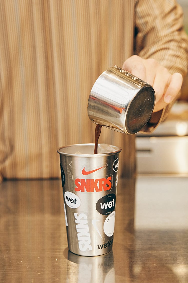 SNKRS Lounge - Wet Coffee