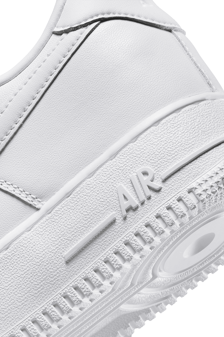 Fecha de lanzamiento del Air Force 1 '07 Fresh "White" (DM0211-100)