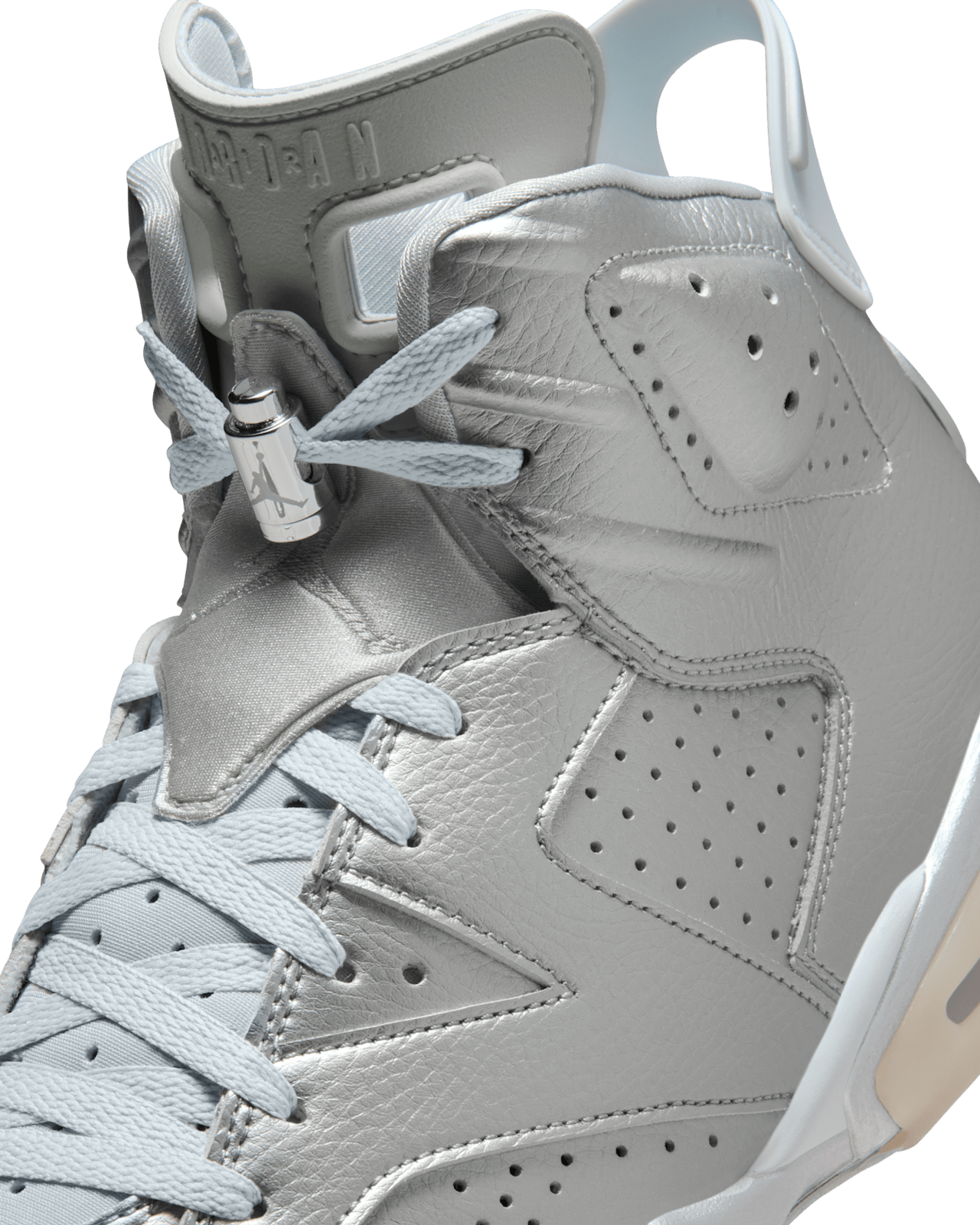 Fecha de lanzamiento de los Air Jordan 6 x Paris Saint-Germain "Metallic Silver" (IQ5135-001)